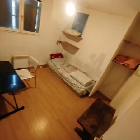 Hostel Quatrevingtreize