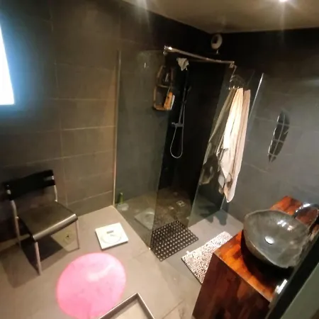 Hostel Quatrevingtreize
